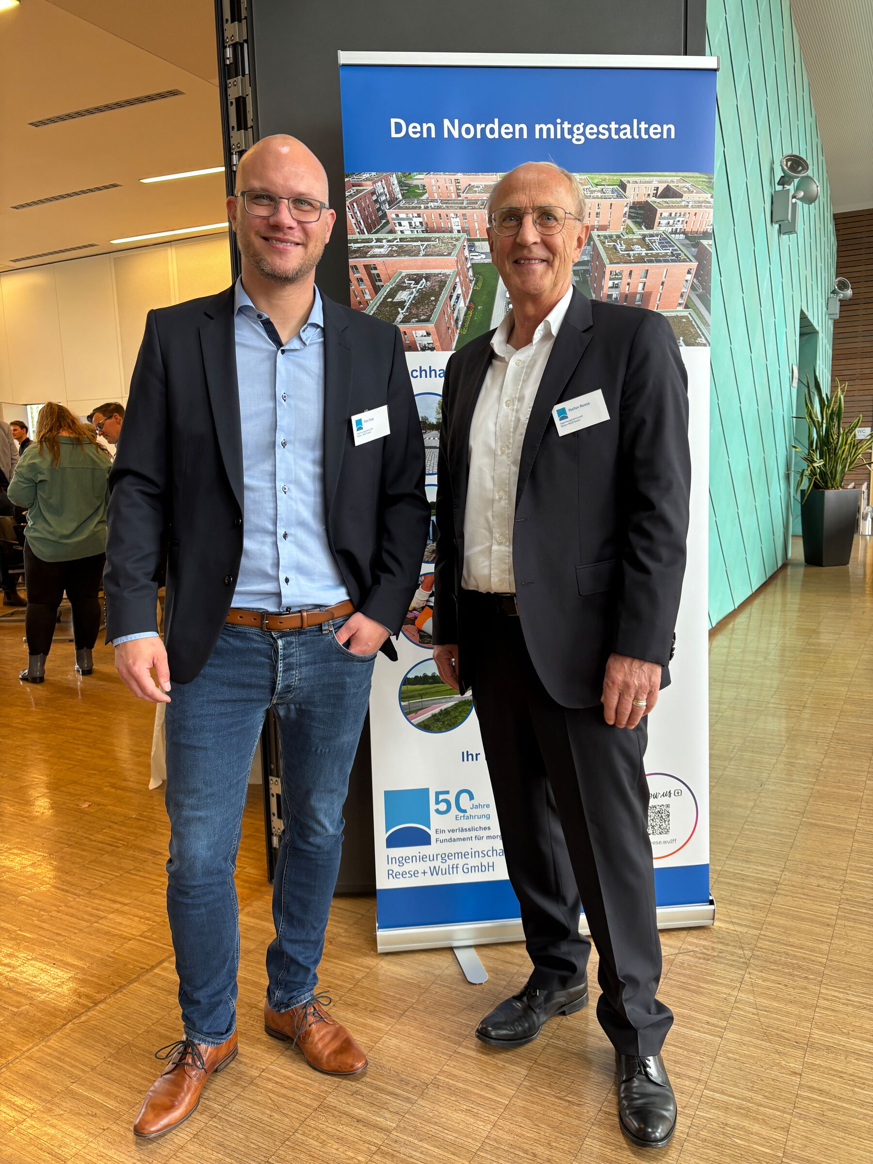 Tim Frank und Stefan Reese (von links), Geschäftsführer der Ingenieurgemeinschaft Reese + Wulff GmbH.